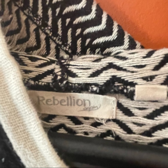 Rebellion Lrg Tassel Sweater - Picture 6 of 11